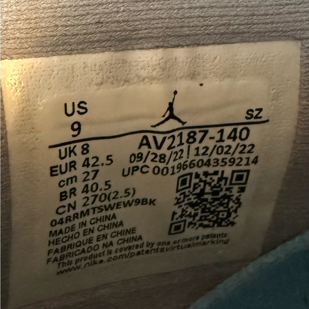 Air Jordan 11 Low “Cool Grey” – Size US 9 / EU 42.5 - Picture 4 of 5